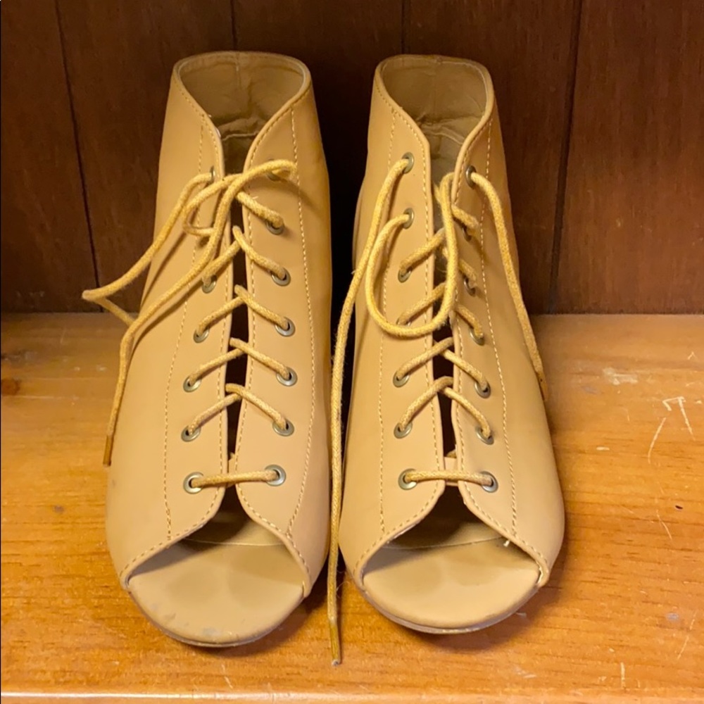 Lace Up Tan Heel